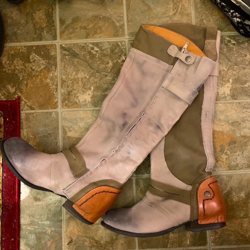 Kelsi Dagger Jayna distressed boots
